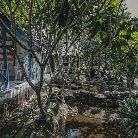 Reddoorz Near Pantai Florida Anyer Hotel Serang Exterior foto