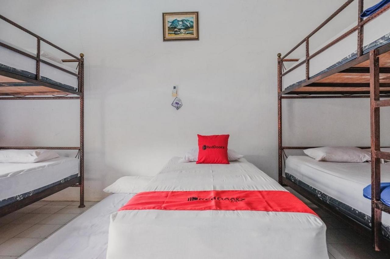 Reddoorz Near Pantai Florida Anyer Hotel Serang Exterior foto