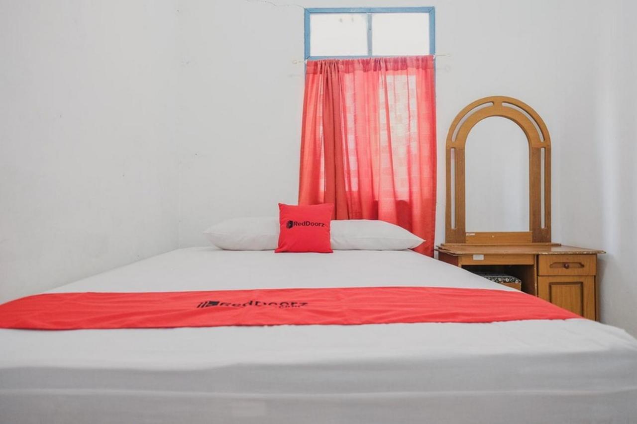 Reddoorz Near Pantai Florida Anyer Hotel Serang Exterior foto