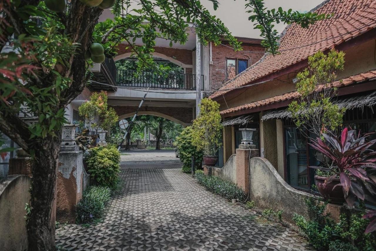 Reddoorz Near Pantai Florida Anyer Hotel Serang Exterior foto
