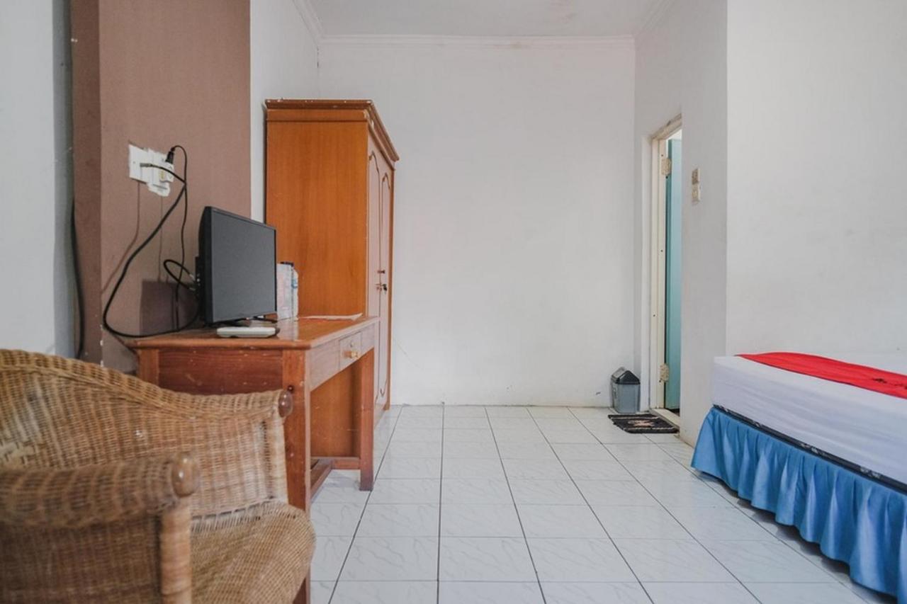 Reddoorz Near Pantai Florida Anyer Hotel Serang Exterior foto