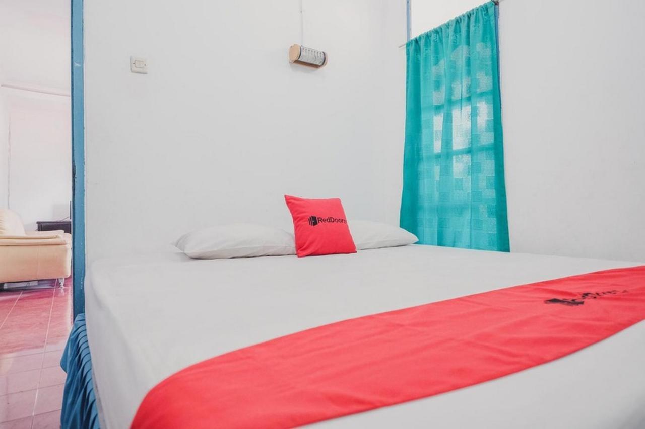 Reddoorz Near Pantai Florida Anyer Hotel Serang Exterior foto